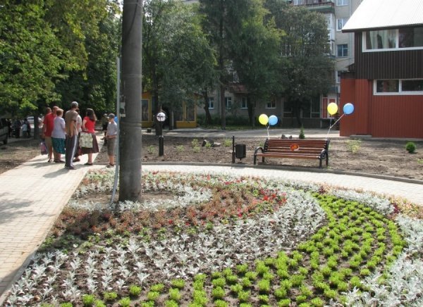 У Луцьку відкрили новий сквер. ФОТО